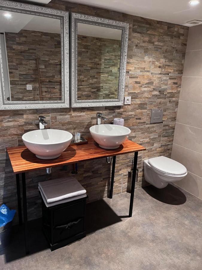 L'hostellerie de Sèvremont Saint-Michel-Mont-Mercure Esterno foto