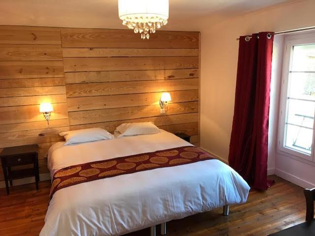 L'hostellerie de Sèvremont Saint-Michel-Mont-Mercure Esterno foto