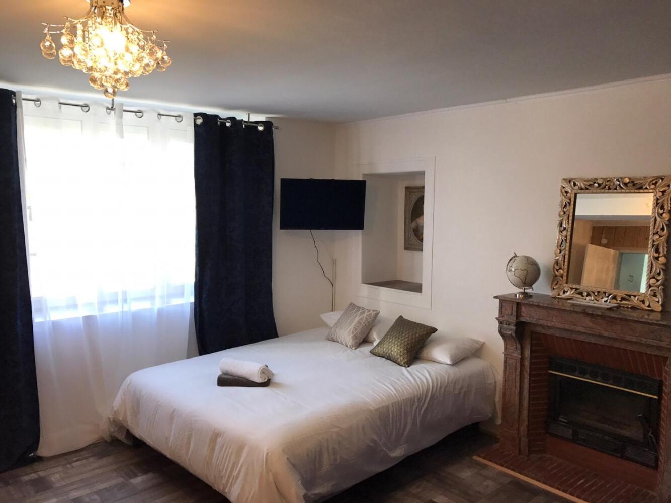 L'hostellerie de Sèvremont Saint-Michel-Mont-Mercure Esterno foto